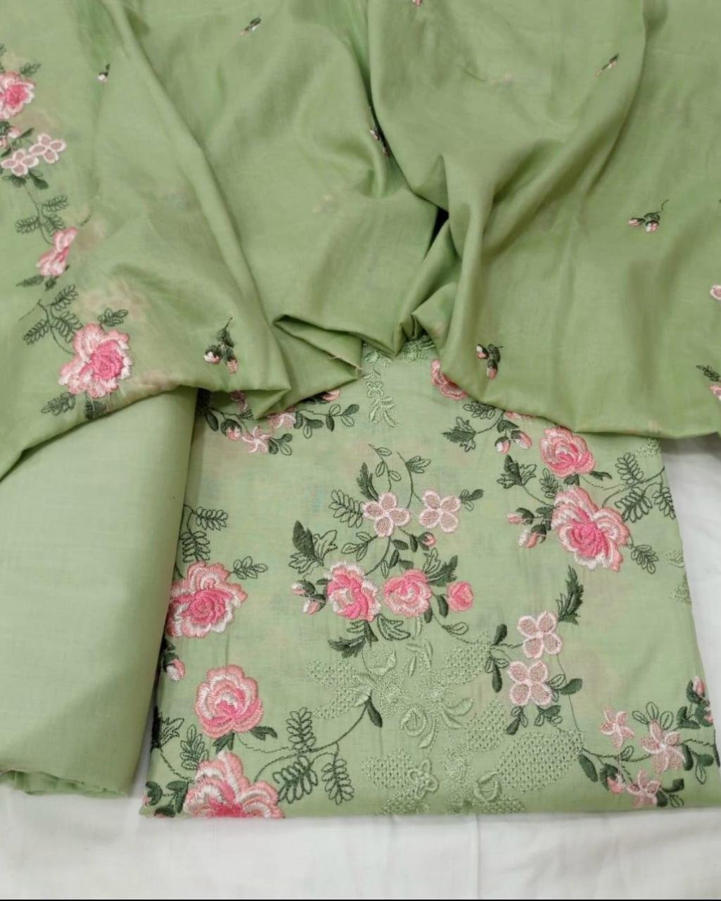 LAWN 3 PCS EMBROIDERED SUIT