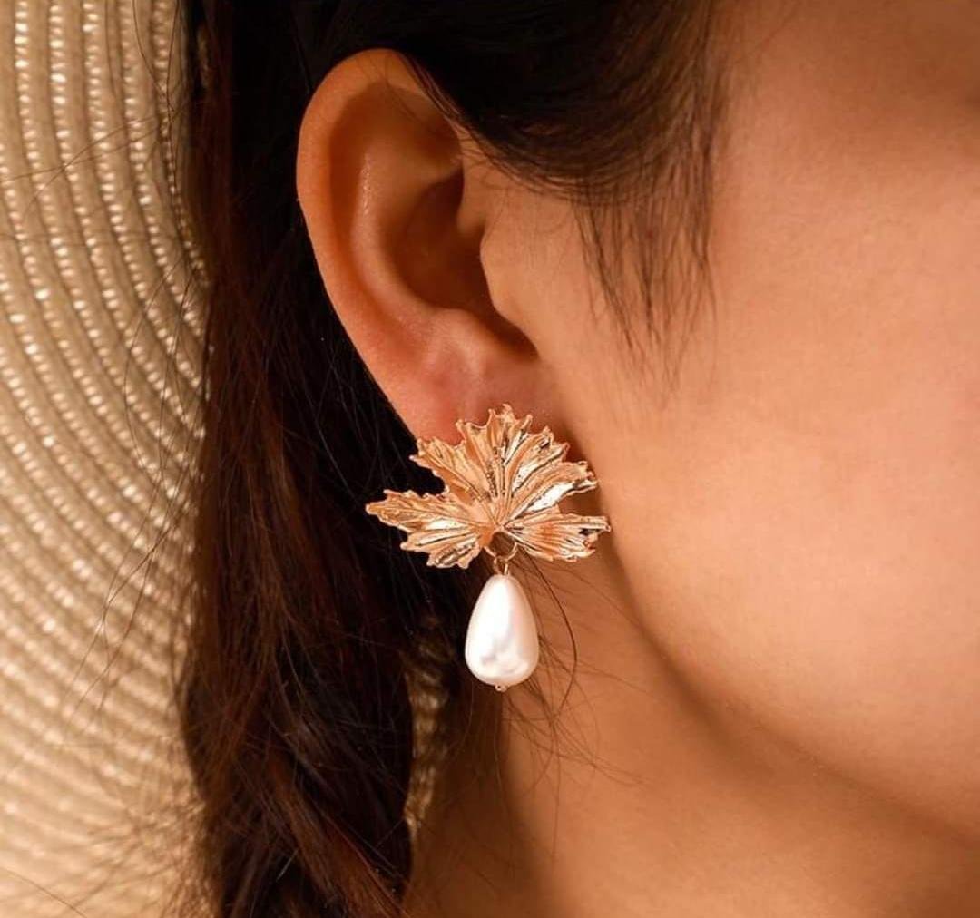 PEARL WITH FLOWER TOPS PAIR