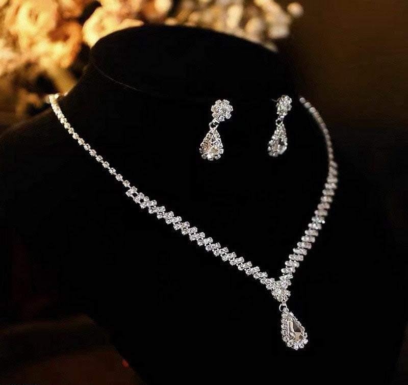 Imported flower tear necklace set