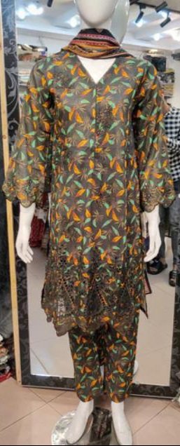 Bin Saeed Dhaga kari Lawn 3 PCs Suit