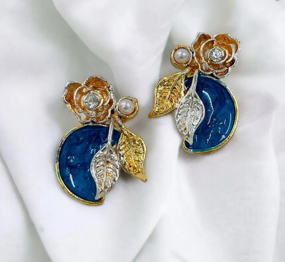 Painted Half Moon Flower Tops